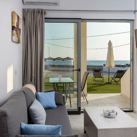 Coral Sea Apartment Коккинос Пиргос Экстерьер фото