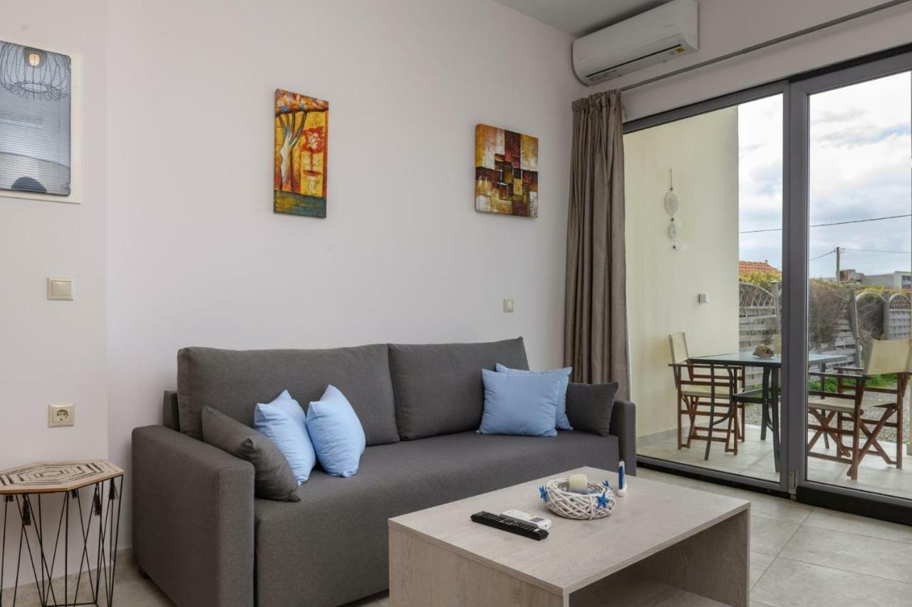 Coral Sea Apartment Коккинос Пиргос Экстерьер фото