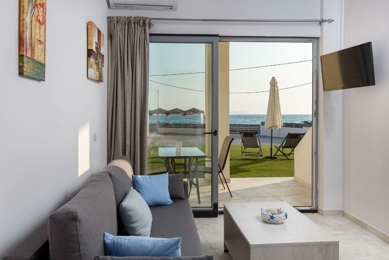 Coral Sea Apartment Коккинос Пиргос Экстерьер фото